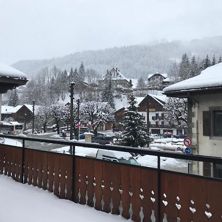 Place Eglise 2 Морзин Екстериор снимка